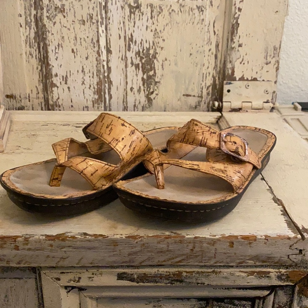 Algeria sandals size 8